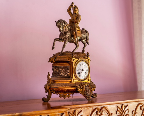 Unique to India, Palace features several antique mantel clocks, adding an elegant touch to your luxury wedding destination.
